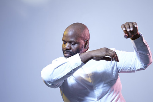 barak-in-white-arms-up-by-erika-dufour